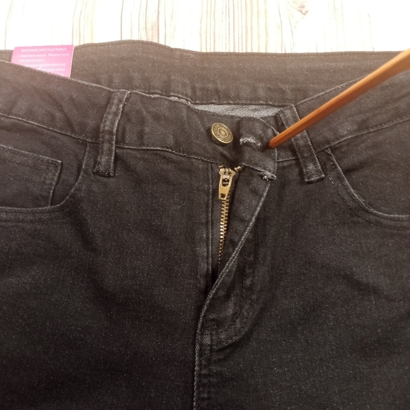 NWT HIGH RISE TENGFU BLACK FLARED LEG JEANS SIZE 6 - Picture 14 of 14